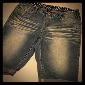 Capri shorts